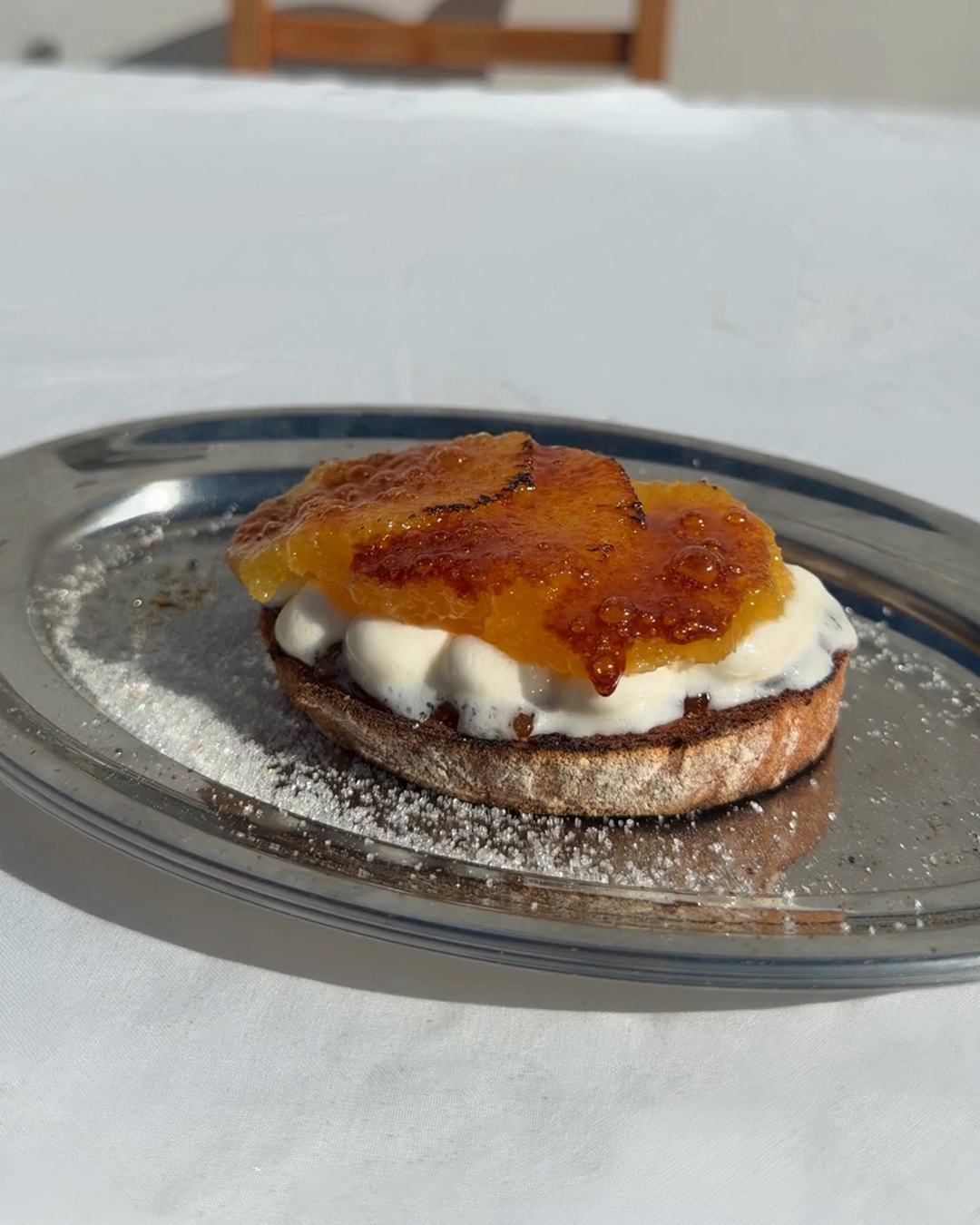 Open toast με μαρμελάδα